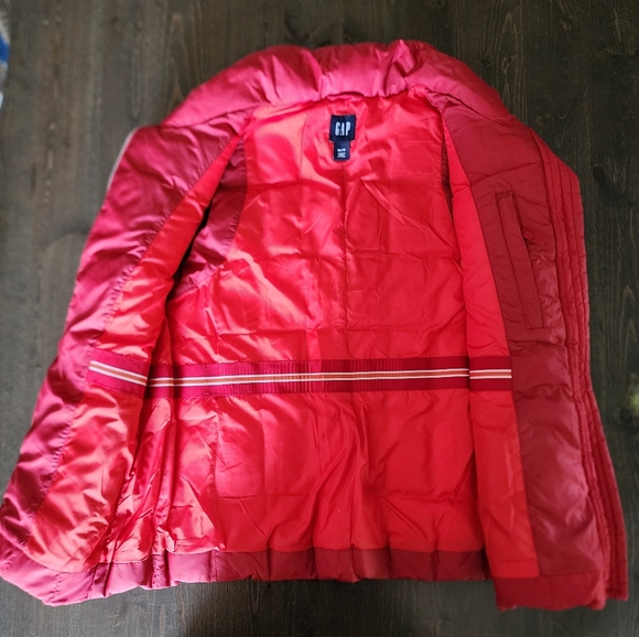 GAP Red Down Puffer Quilted Vest, size XS - Picture 2 of 6